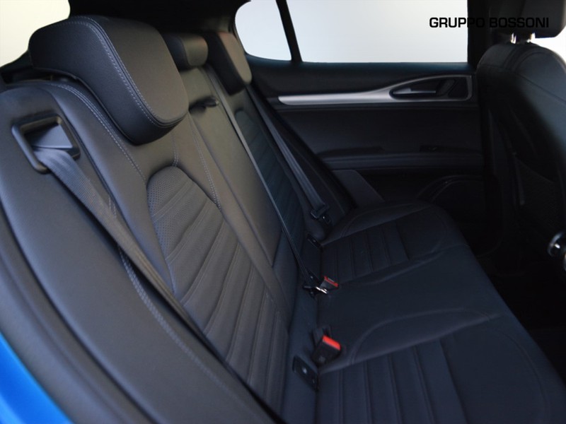 7 - Alfa Romeo Stelvio 2.2 turbo 210cv veloce q4 at8