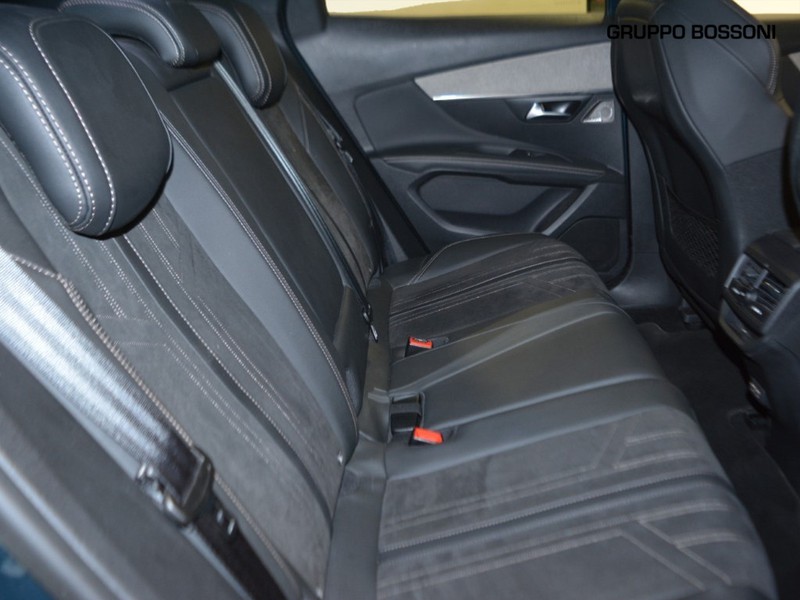 7 - Peugeot 3008 1.5 bluehdi gt pack eat8 s&s