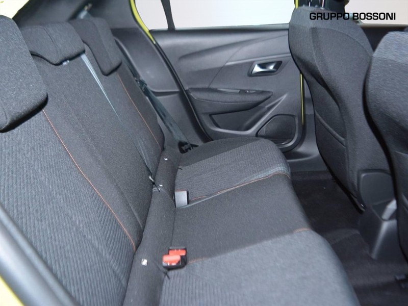 7 - Peugeot 208 1.2 hybrid 48v 100cv style e-dcs6