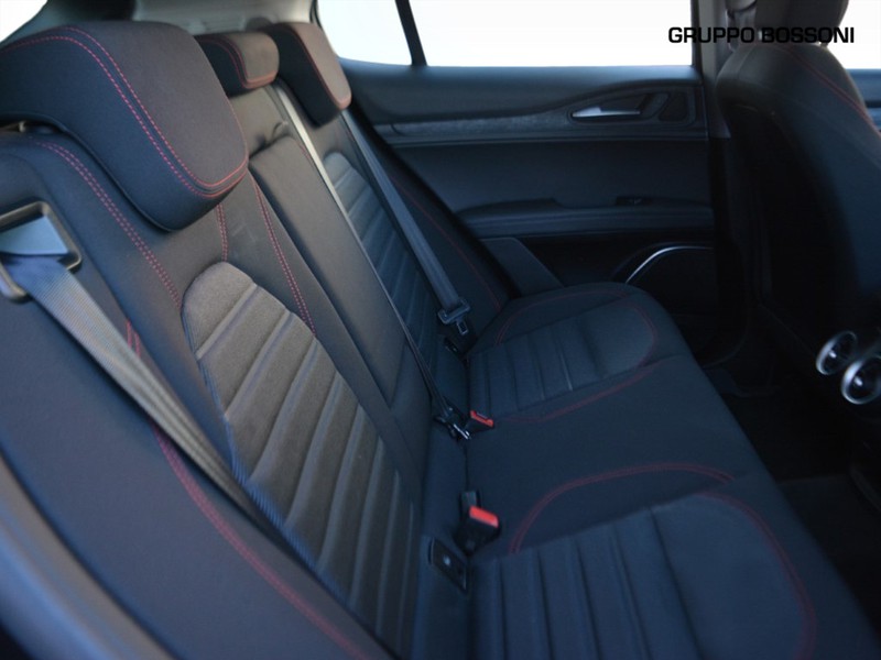 7 - Alfa Romeo Stelvio 2.2 turbo 160cv business rwd at8
