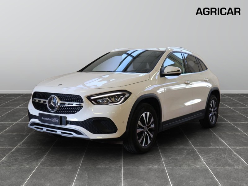 1 - Mercedes GLA 180 d sport 8g-dct