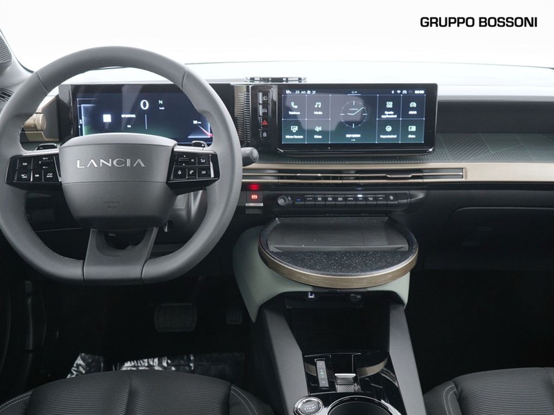 7 - Lancia Ypsilon 1.2 mhev e-dct