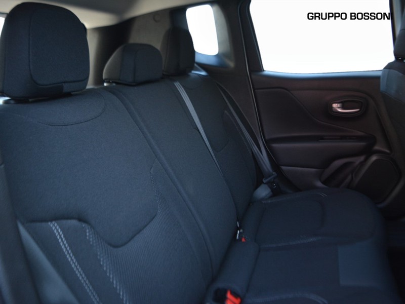 7 - Jeep Renegade 1.5 turbo t4 mhev altitude 2wd