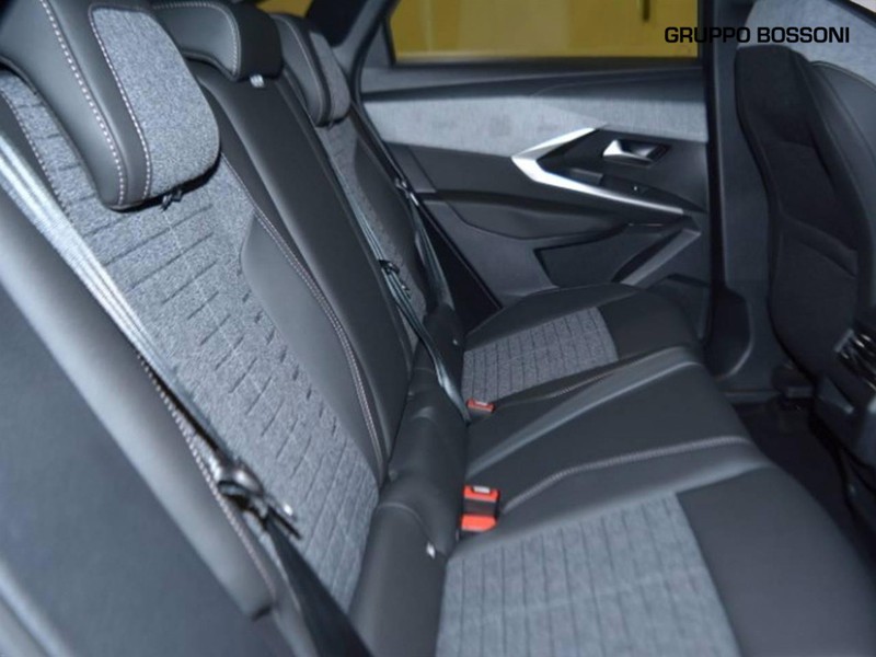 7 - Peugeot 3008 1.2 hybrid 136cv allure e-dcs6