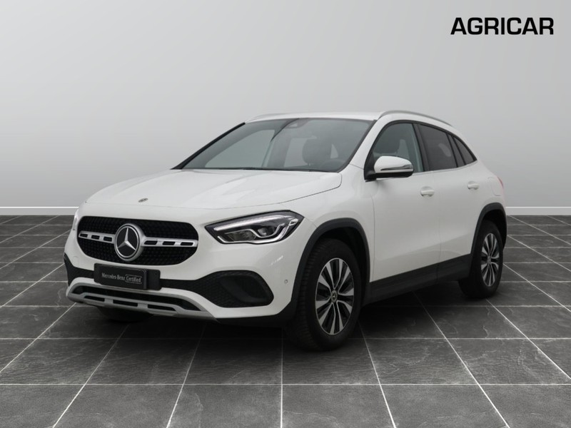 1 - Mercedes GLA 180 d sport 8g-dct