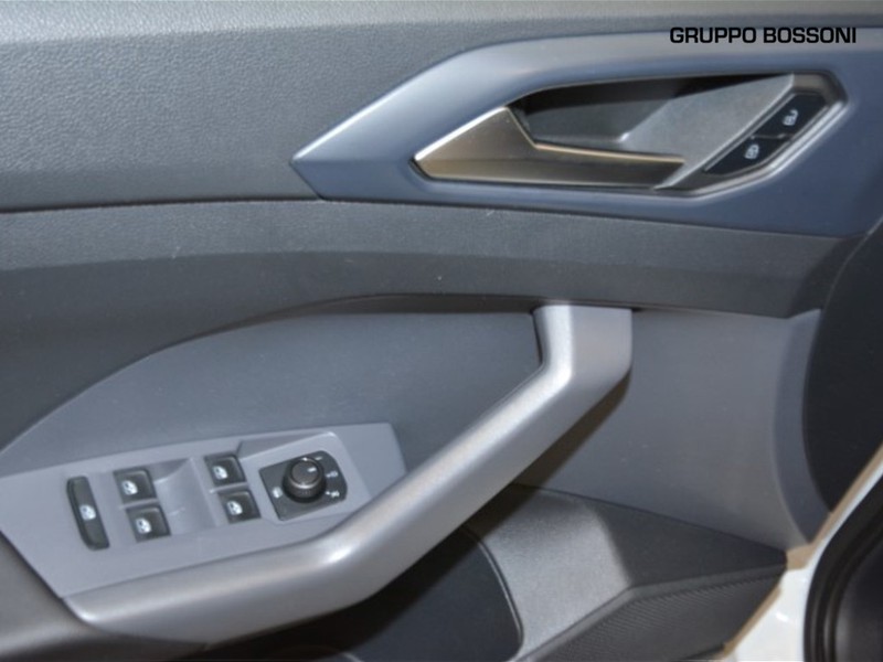 13 - Volkswagen T-Cross 1.0 tsi advanced dsg