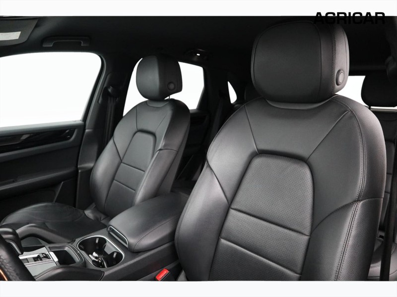 7 - Porsche Cayenne 3.0 v6 e-hybrid tiptronic