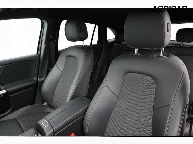 7 - Mercedes GLA 200 d sport plus 4matic 8g-dct