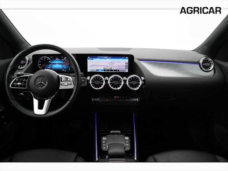 13 - Mercedes GLA 200 d sport plus 4matic 8g-dct