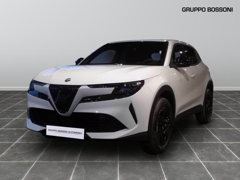 1 - Alfa Romeo Junior 1.2 hybrid 136cv ibrida