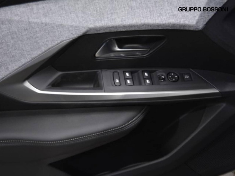 13 - Peugeot 3008 1.2 hybrid 136cv allure e-dcs6