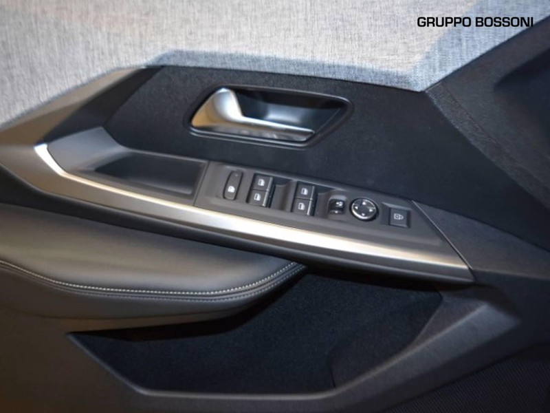 13 - Peugeot 3008 1.2 hybrid 136cv gt e-dcs6