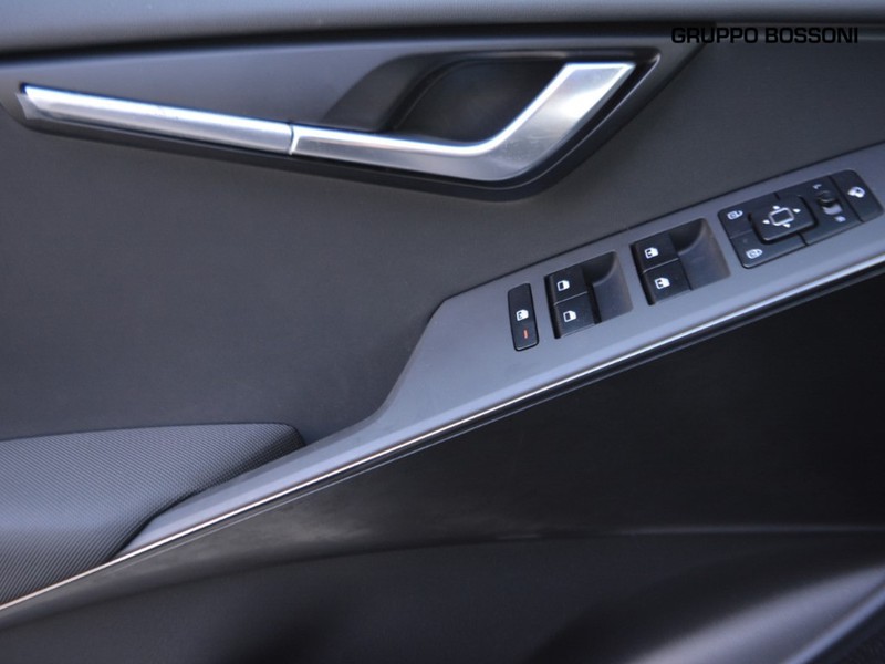 13 - Kia Niro 1.6 gdi hybrid 129cv style dct6