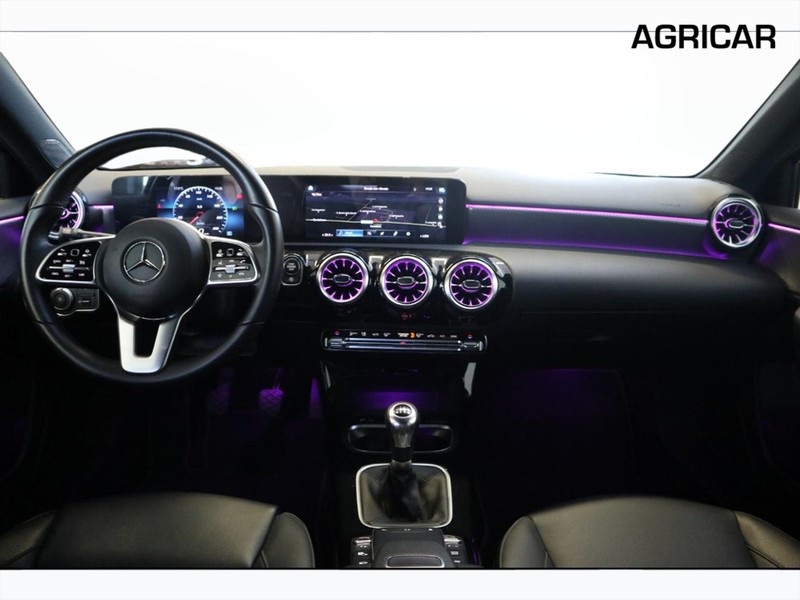 13 - Mercedes Classe A 200 sport