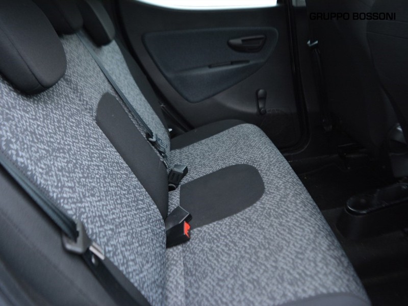 7 - Lancia Ypsilon 5 porte 1.2 69cv elefantino s&s
