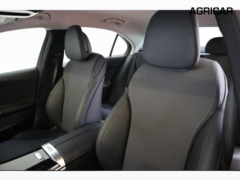 7 - Mercedes Classe C berlina 200 d mild hybrid advanced 9g-tronic