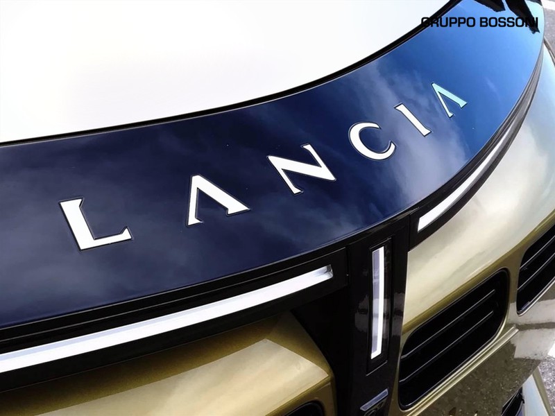 25 - Lancia Ypsilon 1.2 mhev lx e-dct