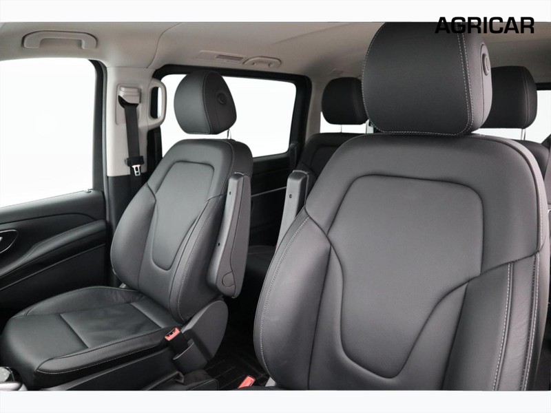 7 - Mercedes Vans Classe V compact 220 d premium business 4matic 9g-tronic plus