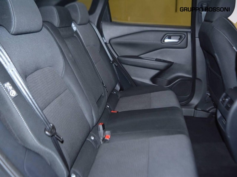 7 - Nissan Qashqai 1.3 mild hybrid 140cv n-connecta 2wd