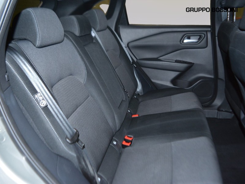 7 - Nissan Qashqai 1.3 mild hybrid 140cv n-connecta 2wd