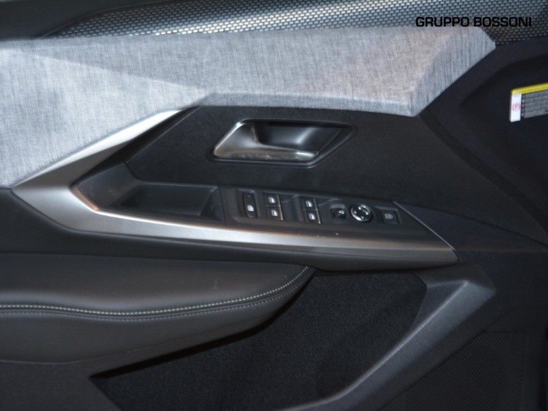 13 - Peugeot 3008 1.2 hybrid 136cv gt e-dcs6