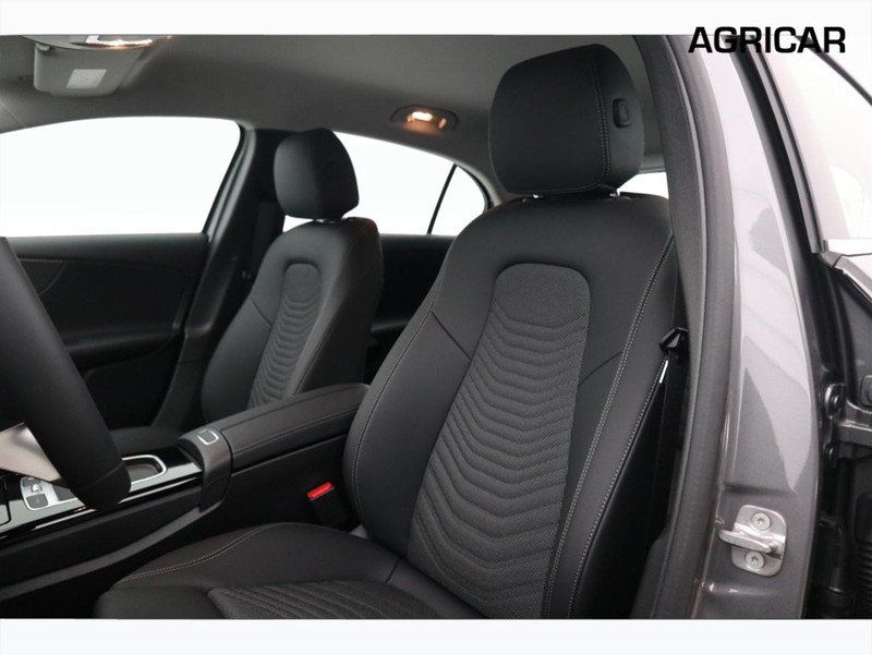 13 - Mercedes Classe A 250 e plug-in-hybrid progressive advanced speedshift dct amg 8g