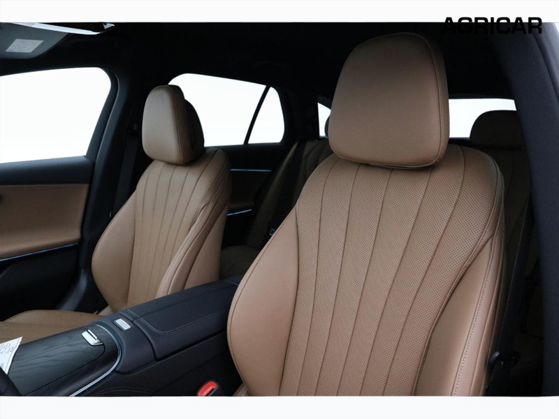 7 - Mercedes Classe E station wagon all-terrain 220 d premium 4matic 9g-tronic