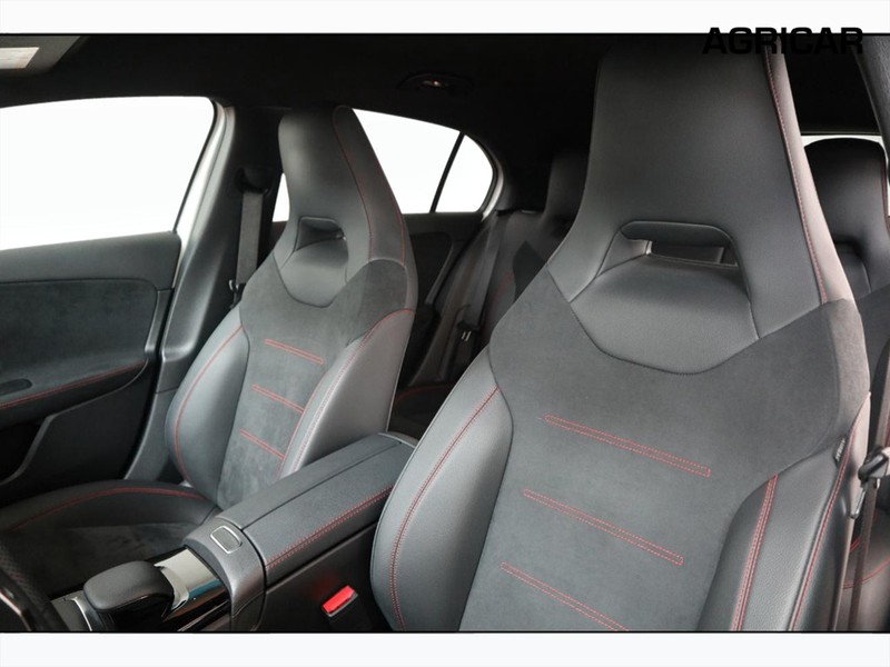 7 - Mercedes Classe A 200 d premium night edition 8g-dct