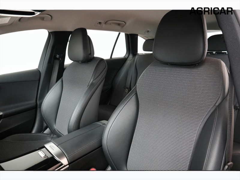 7 - Mercedes Classe C station wagon 200 d mild hybrid advanced 9g-tronic