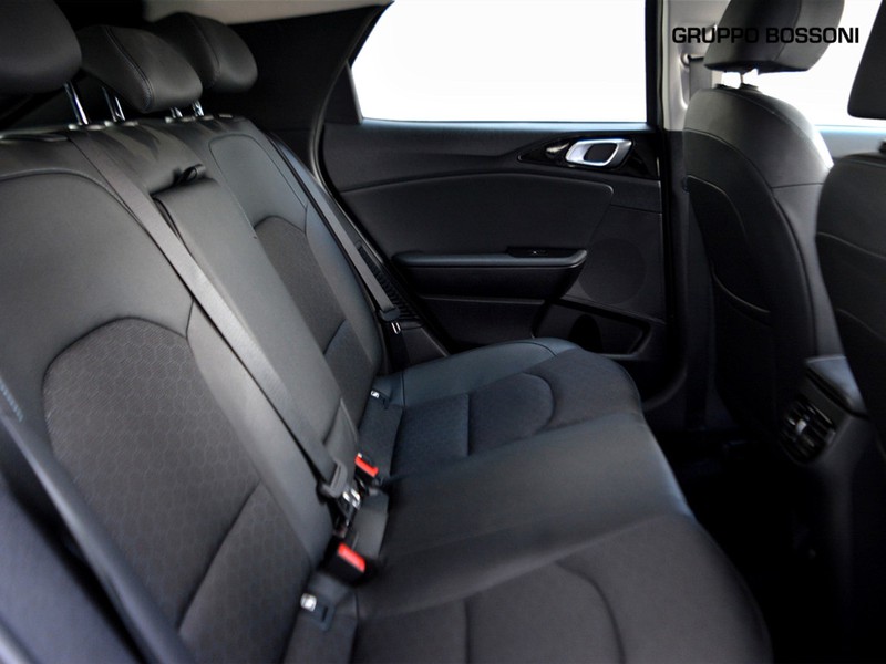 7 - Kia Xceed 1.6 gdi phev 141cv style dct