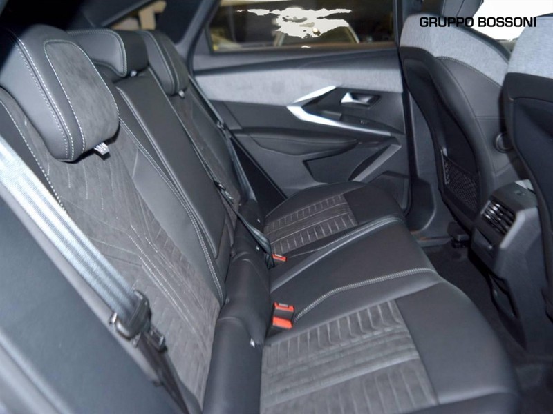 7 - Peugeot 3008 1.2 hybrid 136cv gt e-dcs6