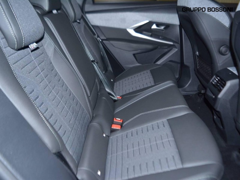 7 - Peugeot 3008 1.2 hybrid 136cv gt e-dcs6