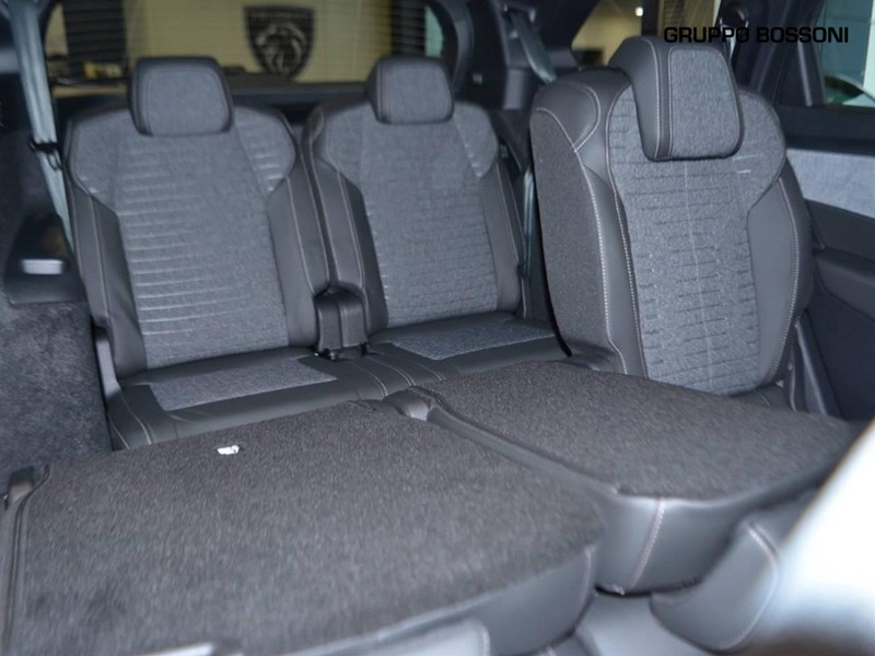 7 - Peugeot 5008 1.2 hybrid 136cv allure e-dcs6