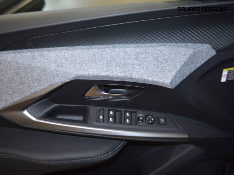 13 - Peugeot 5008 1.2 hybrid 136cv allure e-dcs6
