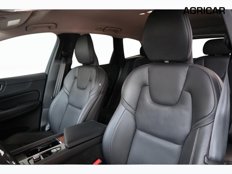 7 - Volvo XC60 2.0 b4 plus dark awd automatico