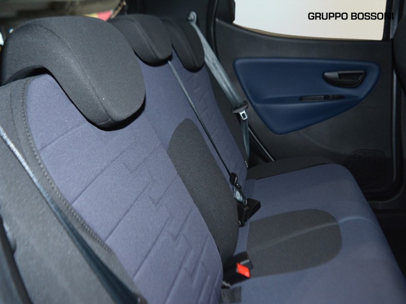 7 - Lancia Ypsilon 1.0 firefly hybrid 70cv platino s&s