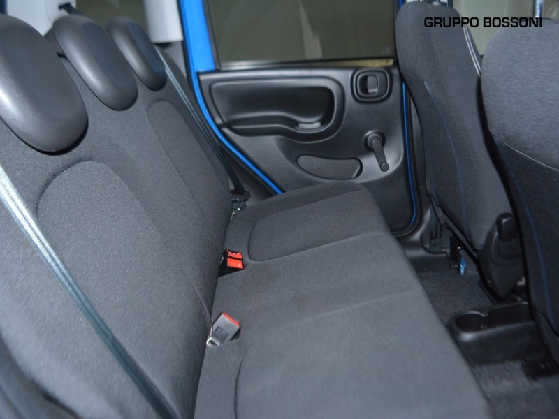 7 - Fiat Panda cross 1.0 firefly hybrid 70cv s&s 5p.ti