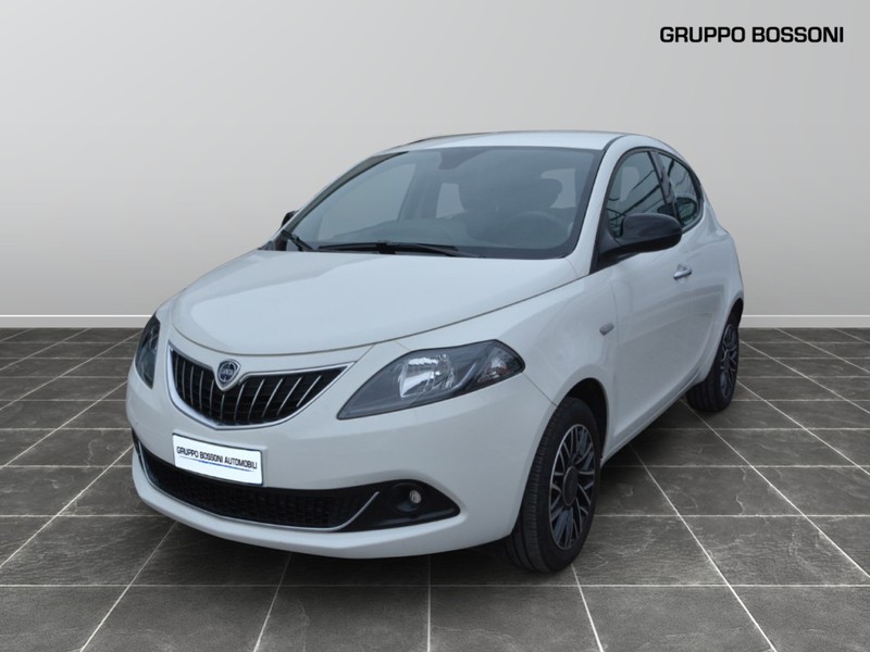 1 - Lancia Ypsilon 1.0 firefly hybrid 70cv platino s&s