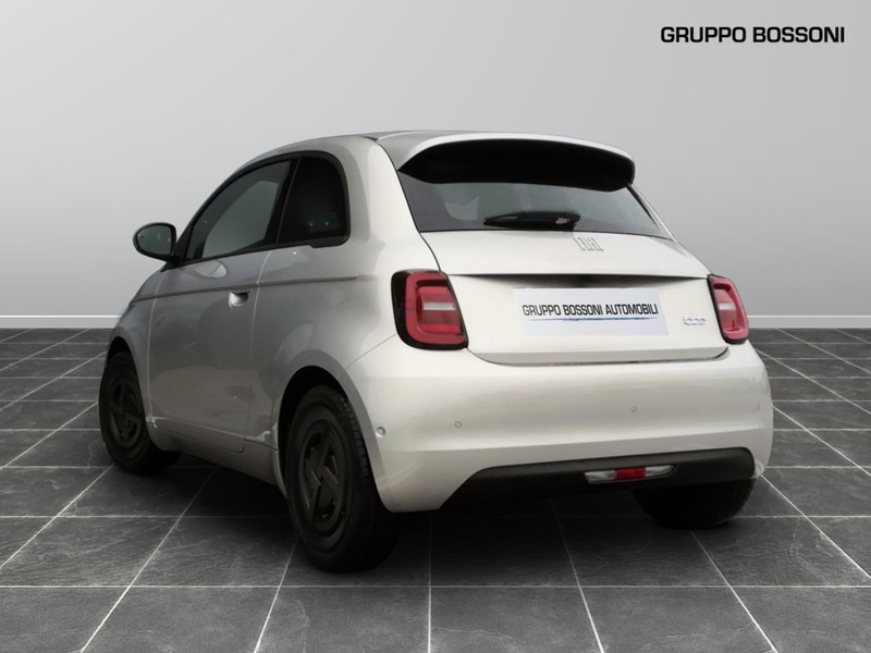 7 - Fiat 500 500e 42 kwh giorgio armani
