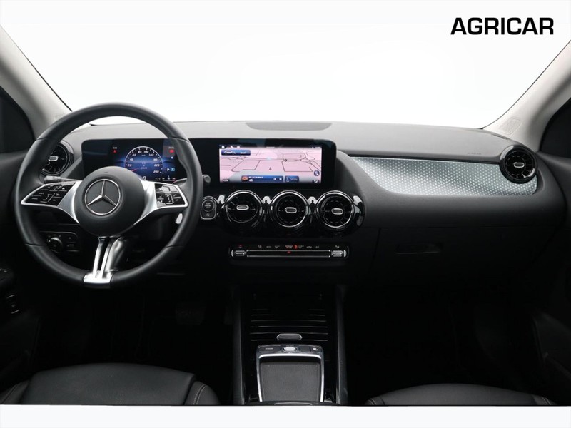 13 - Mercedes GLA 180 d advanced 8g-dct