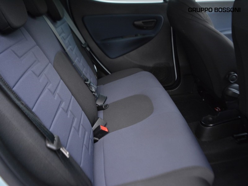 7 - Lancia Ypsilon 1.0 firefly hybrid 70cv gold plus s&s 5p.ti
