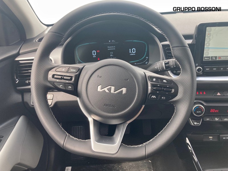 13 - Kia Stonic 1.0 t-gdi mhev 100cv black edition mt