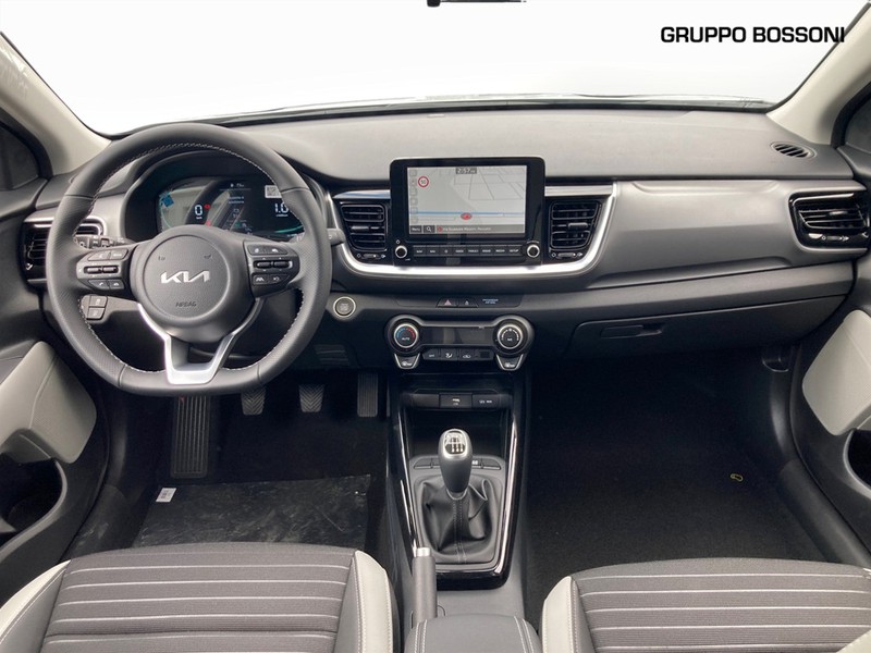 13 - Kia Stonic 1.0 t-gdi mhev 100cv black edition mt