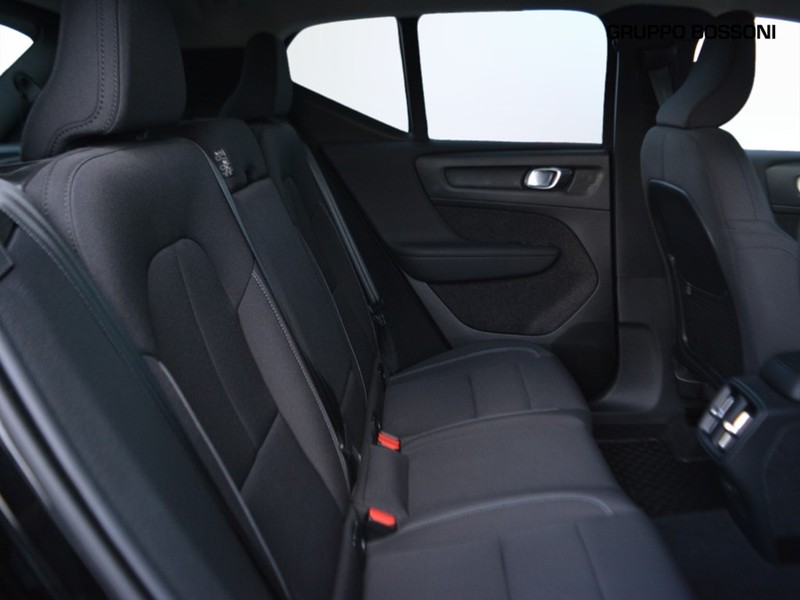 7 - Volvo XC40 1.5 t2 momentum my21