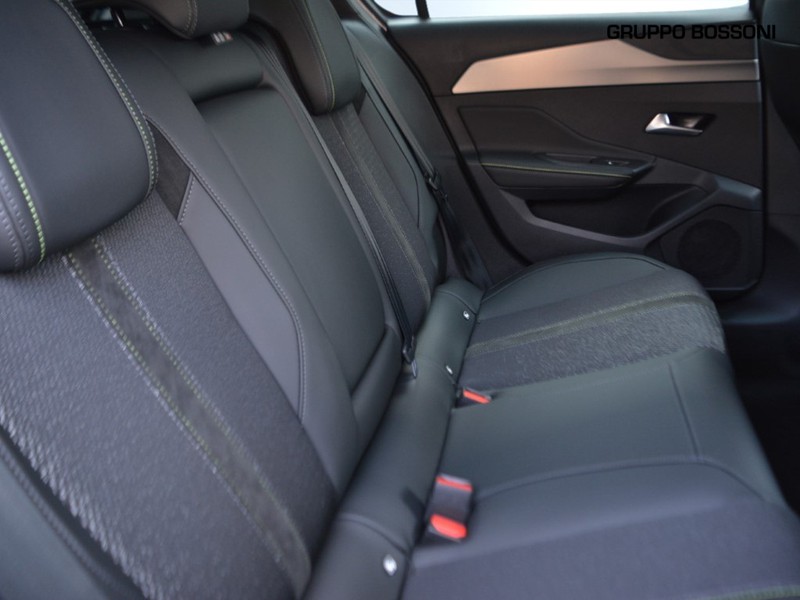 7 - Peugeot 308 1.2 hybrid 136cv gt e-dcs6