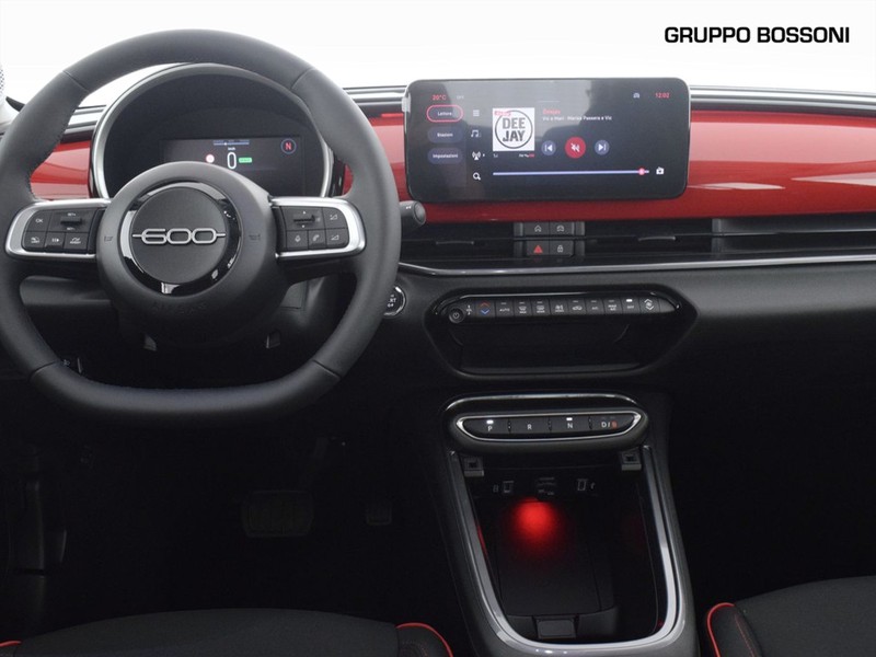 7 - Fiat 600 54kwh red