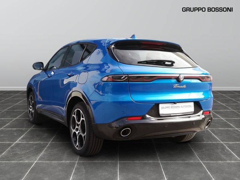 7 - Alfa Romeo Tonale 1.3 plug in hybrid 280cv veloce q4 at6