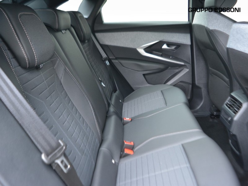 7 - Peugeot 3008 73 kwh allure