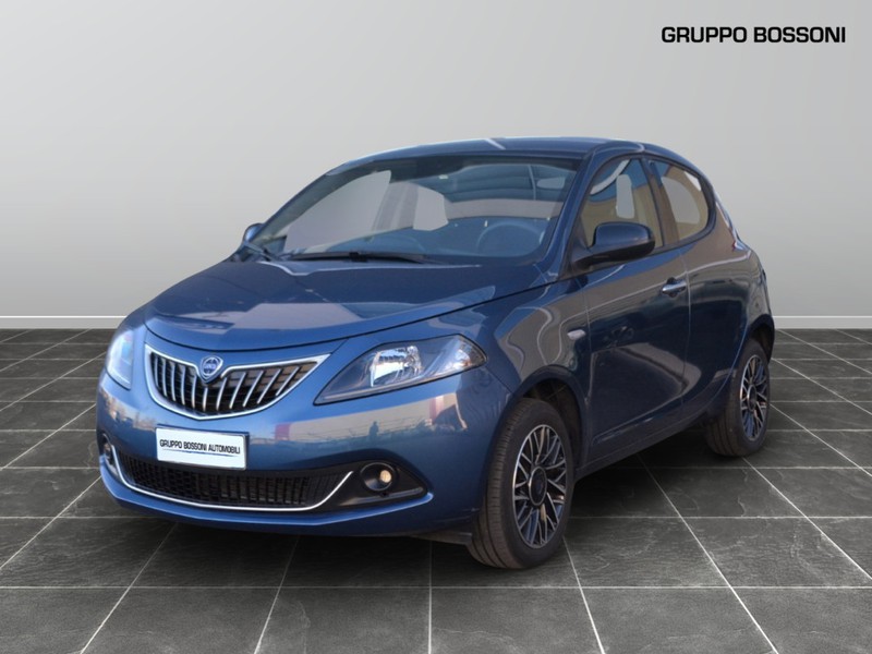 1 - Lancia Ypsilon 1.0 firefly hybrid 70cv platino s&s
