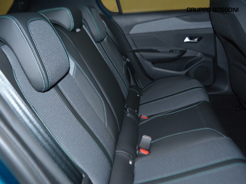 7 - Peugeot 308 1.2 hybrid 145cv allure e-dcs6